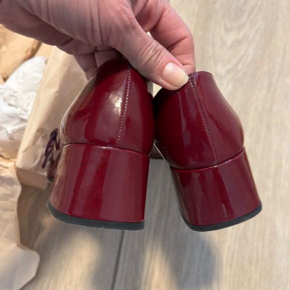 Prada Vernice Porpora Square Toe Mary Jane Pump with straps. - Picture 6 of 8